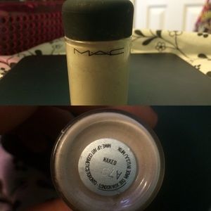 MAC loose pigment NAKED