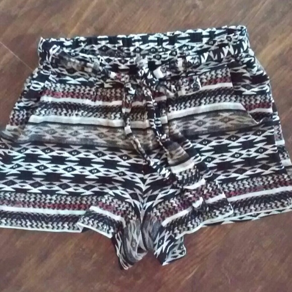 Daytrip tribal print shorts