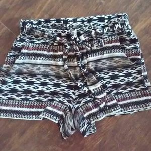 Daytrip tribal print shorts
