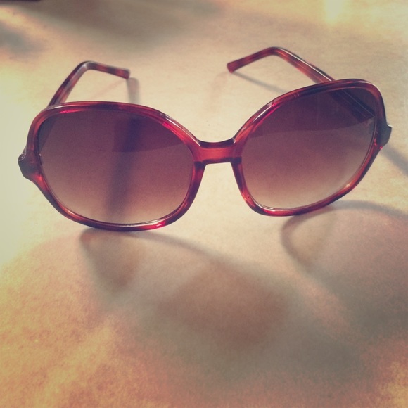 Steve Madden Accessories - Steve Madden sunglasses