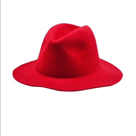 RED FELT HAT 💌