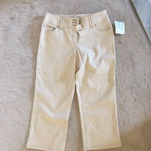 NWT White Capris