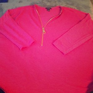 Oversized zipper top