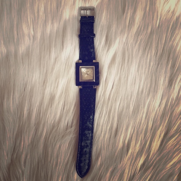 Cache watch. Black