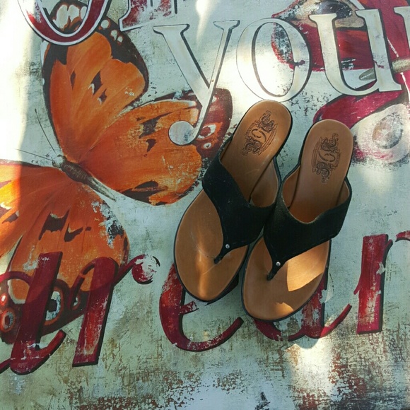 Black suede thongs sandals