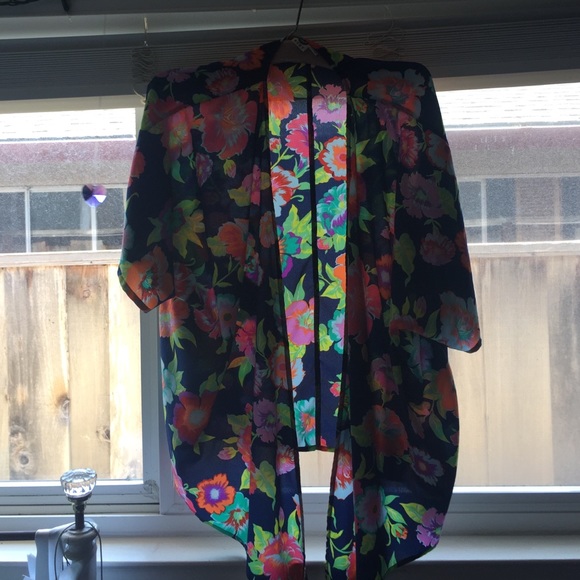 Floral kimono/coverup