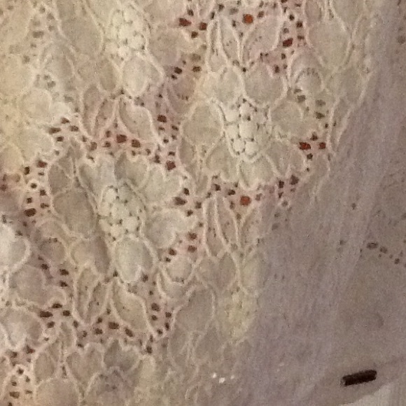 ALL LACE HOLLISTER TANK TOP - Picture 2 of 2