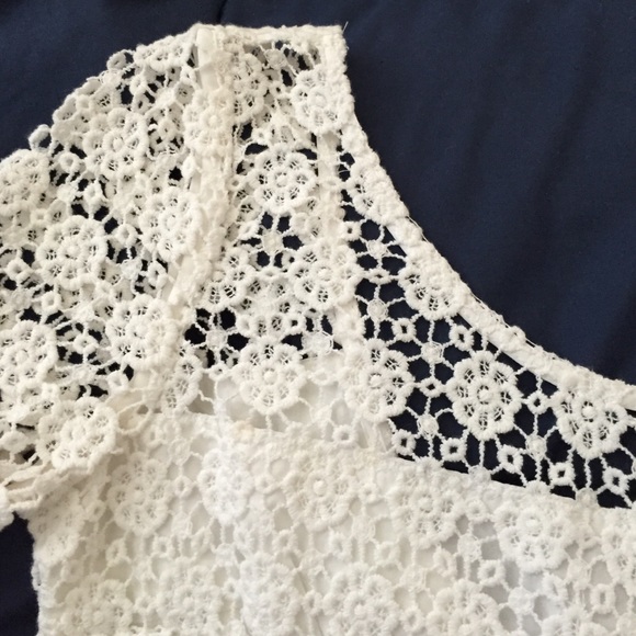 White lace dress - Picture 2 of 4