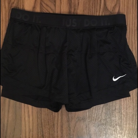 Black Nike shorts