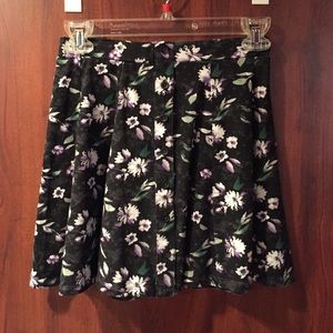 American Eagle Daisy Skirt