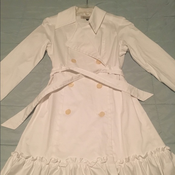 Stunning white trench - Picture 3 of 3
