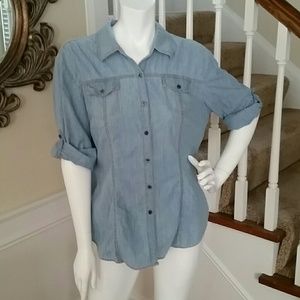 Chambray fitted button- down