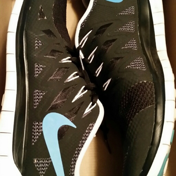 Nikes frees