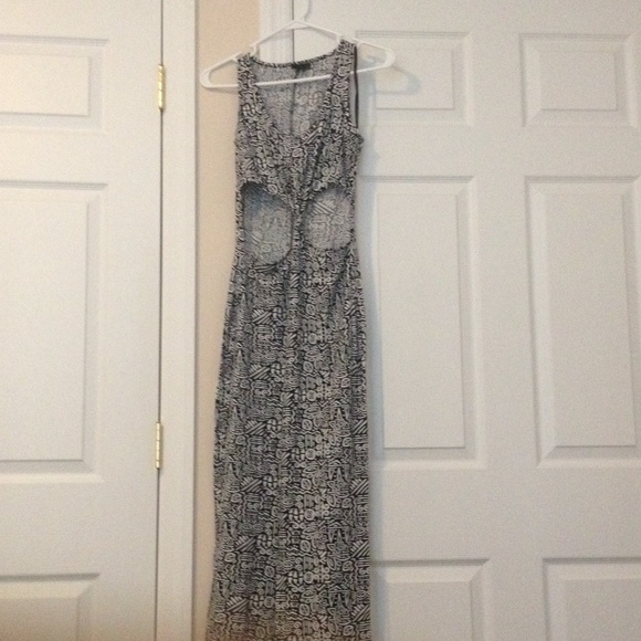 Printed Maxi with Front knotted Cut-outs
