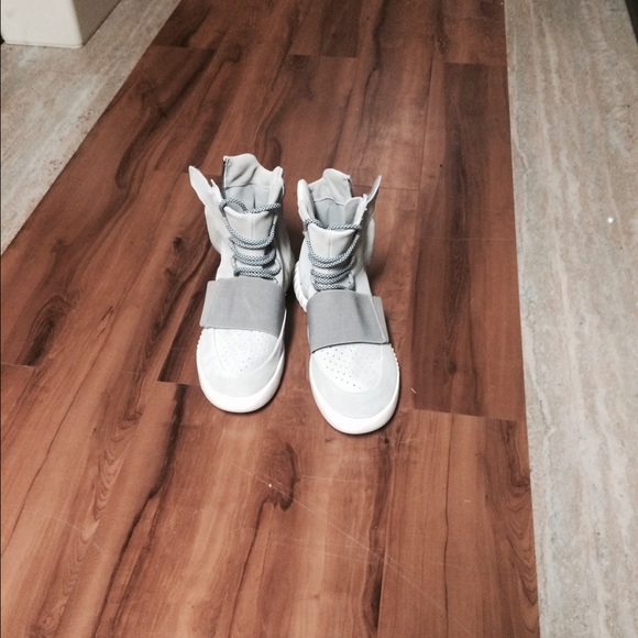 Yeezy boost size 10