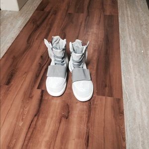 Yeezy boost size 10