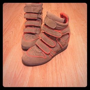 Gym Shoe Wedge
