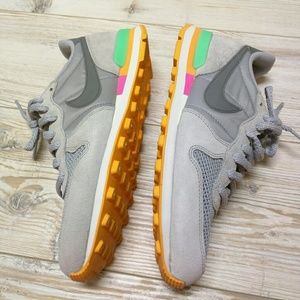 Nike Internationalist Women's US size 8