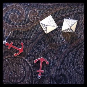 Squared earring & red anchor earrings