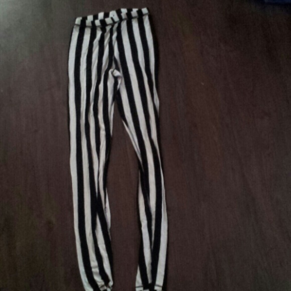 Black and White striped leggings