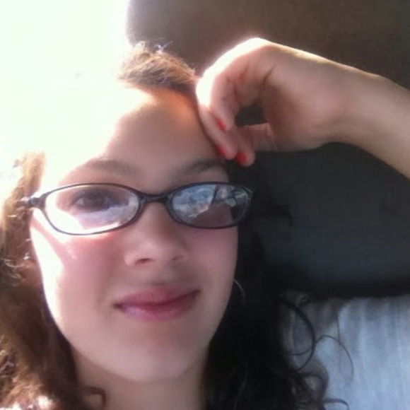 Meet your Posher, Alexis - Picture 1 of 1