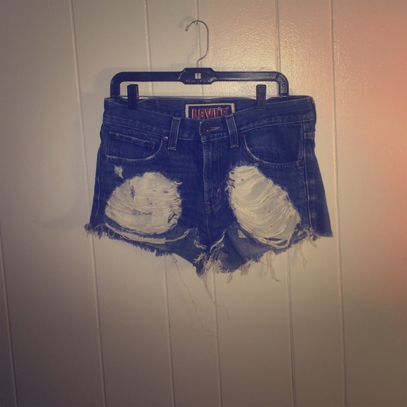 Distressed cut off shorts - Picture 1 of 2
