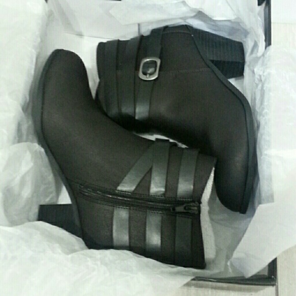 New Chinese Laundry boots - Picture 2 of 3