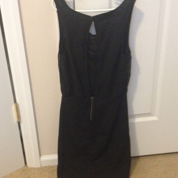 Open-back mini LBD! - Picture 3 of 4