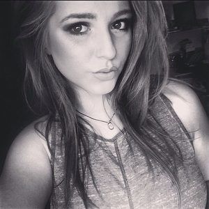 Meet your Posher, Briana