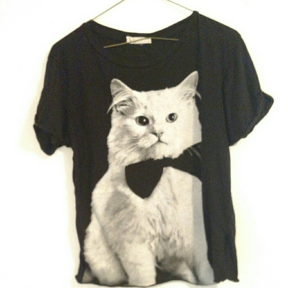 Forever 21 black cat shirt