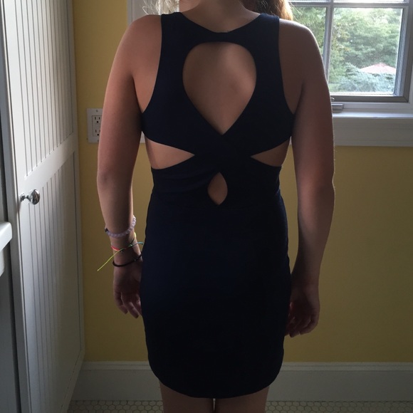 dress - Picture 3 of 4