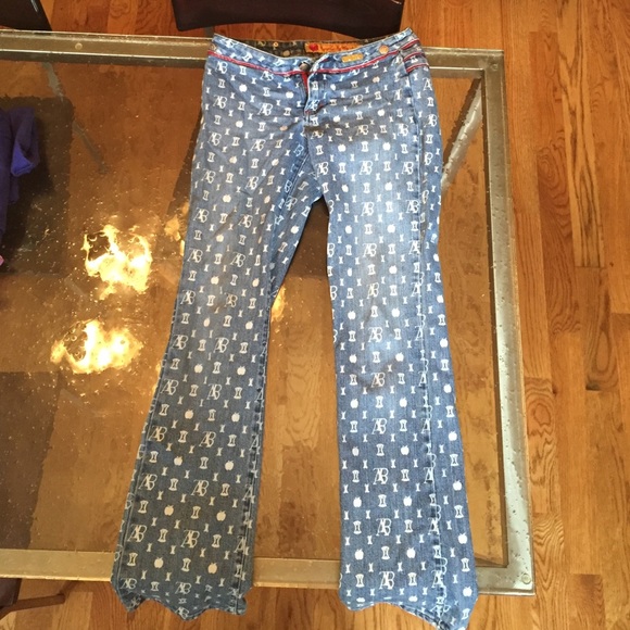 Pocketless Apple Bottom Jeans