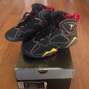 Jordan Citrus 7s sz 4Y