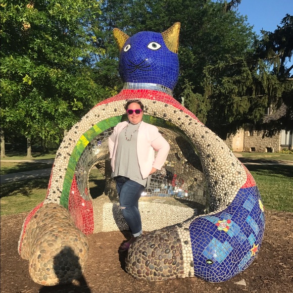 Meet your Posher, Ruth - Picture 2 of 3