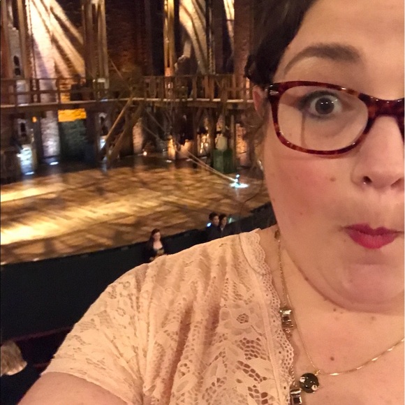 Meet your Posher, Ruth - Picture 3 of 3