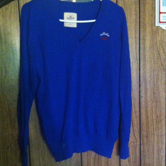 Hollister sweater 😊