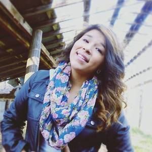 Meet your Posher, Alexis