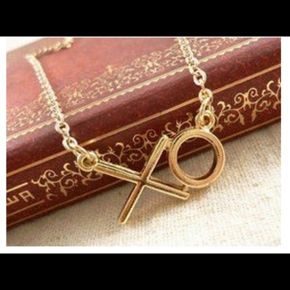 ✨30% off bundles✨XO necklace - Picture 2 of 2
