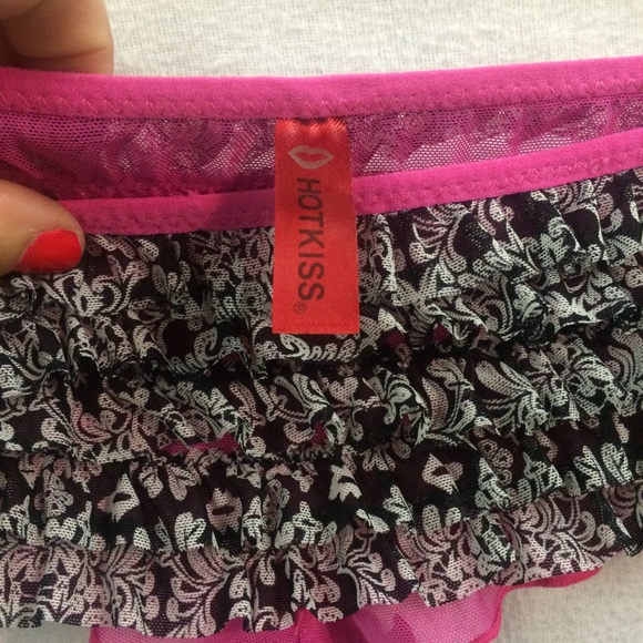 Hot Kiss Ruffled Chonies - Picture 2 of 2