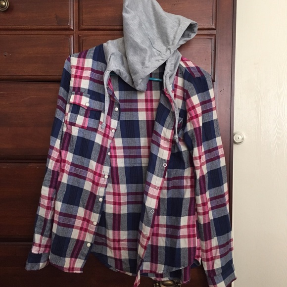 Cute flannel! Perfect for fall :)