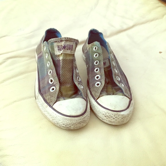 Women's all star converses size 7