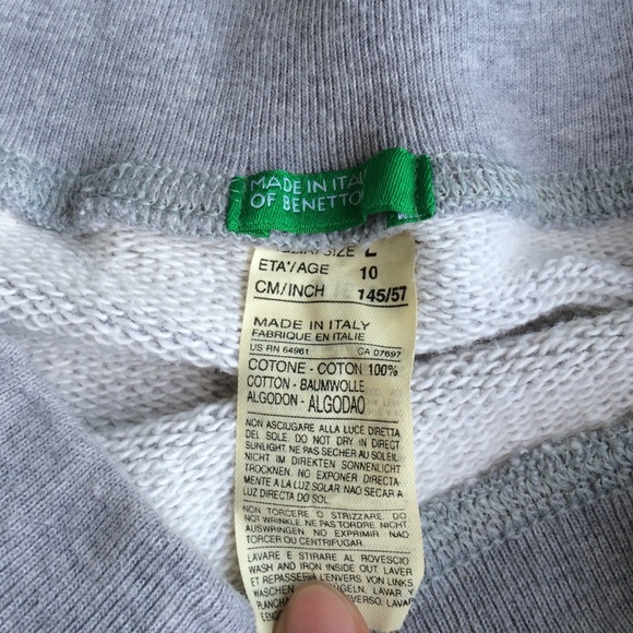 Benetton Bottoms - Girls grey Benetton skirt Benetton Bottoms - Girls grey Benetton skirt