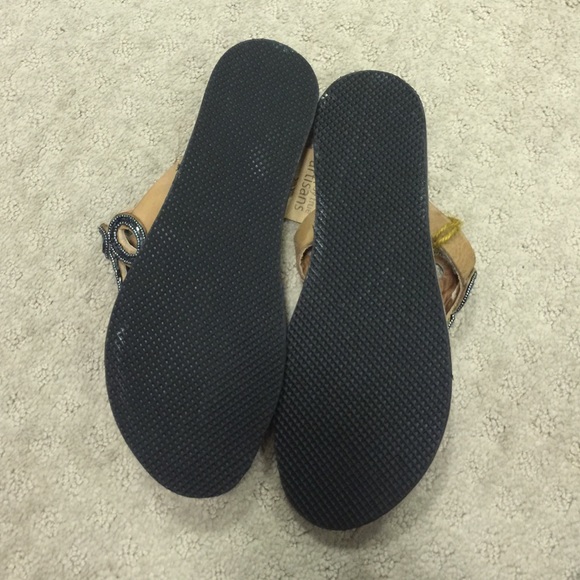 Laidback London sandals - Picture 2 of 3