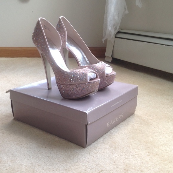 Bakers Shoes - Gorgeous Beige Heels 👠