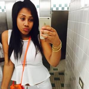 Meet your Posher, Rosalba