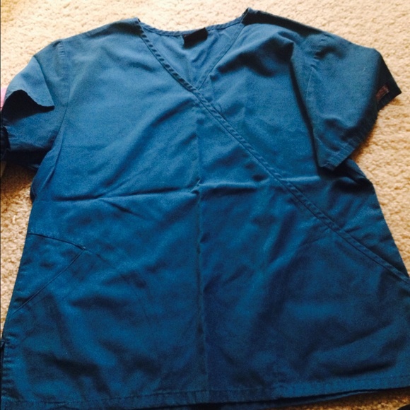 Cherokee scrub top