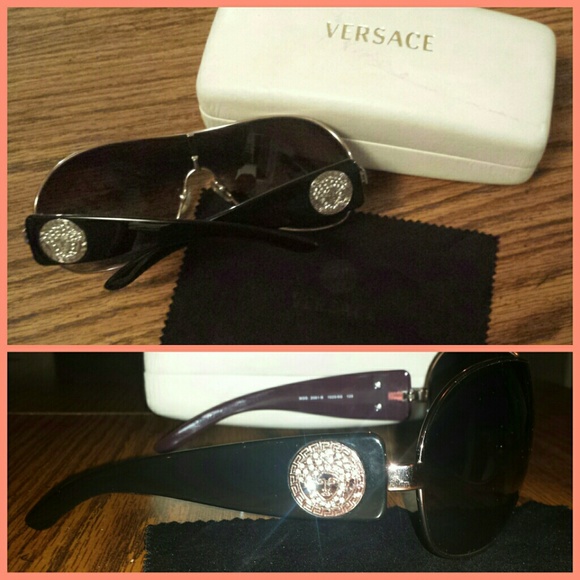 ❌SOLD❌100% Authentic Versace shades