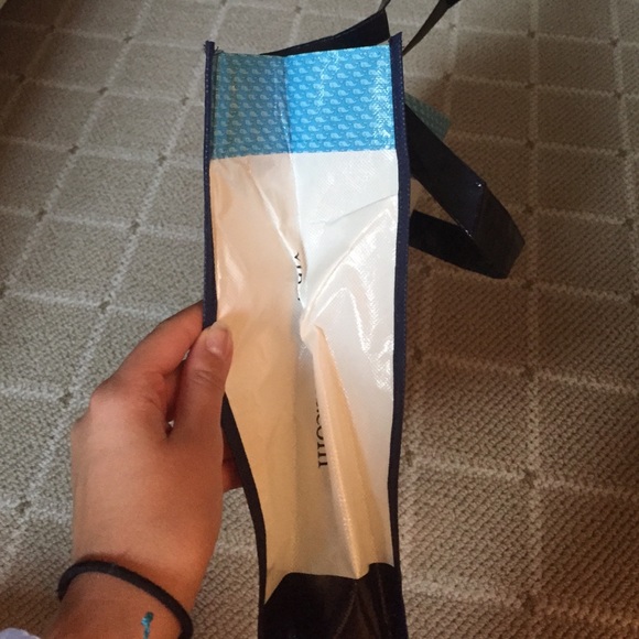 vineyard vines bag - Picture 2 of 3