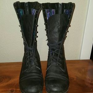 Combat boots