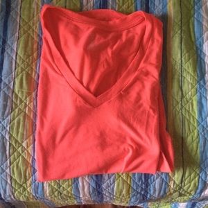 GAP neon pink v-neck short sleeve